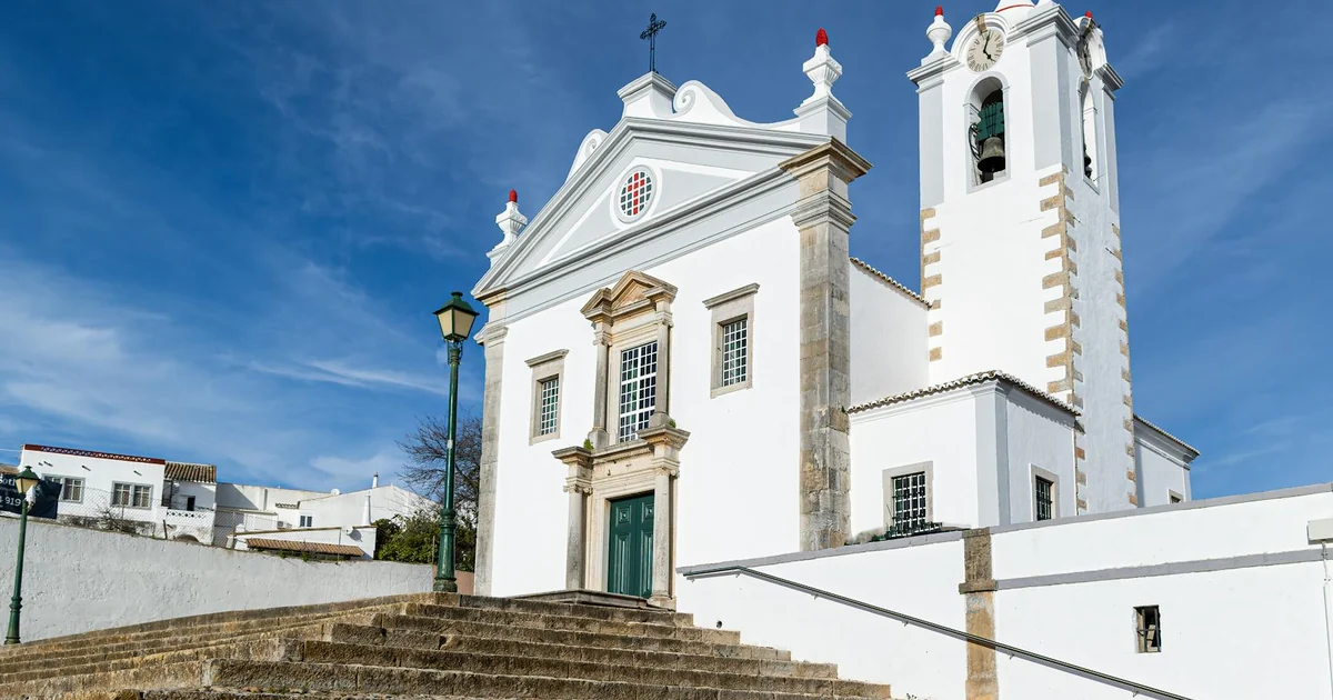 Os 5 Erros Mais Comuns na Iluminação de Igrejas e Como Evitá-los