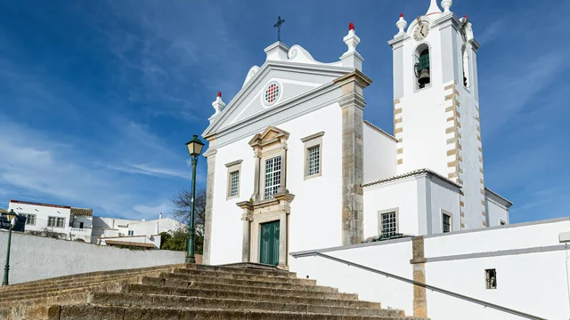 Os 5 Erros Mais Comuns na Iluminação de Igrejas e Como Evitá-los