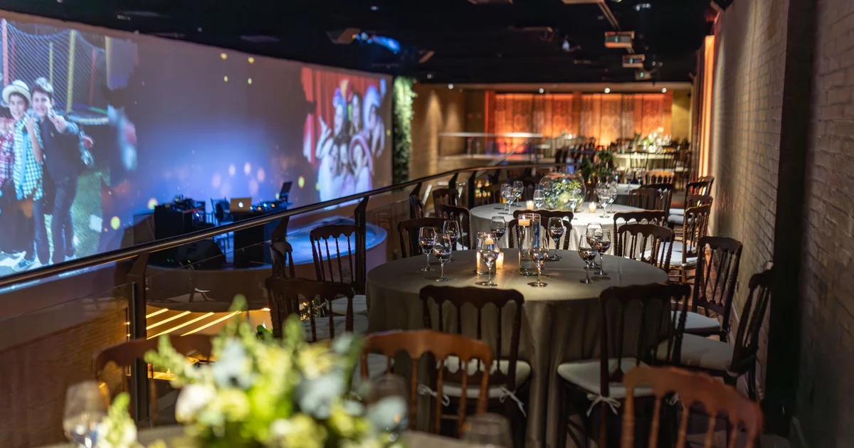 Iluminação e Emoção: Como Criar Experiências Inesquecíveis em Eventos e Apresentações ao Vivo