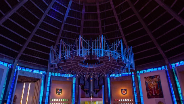 Iluminação de Palco para Igrejas: Refletores PAR LED para Louvor e Coral