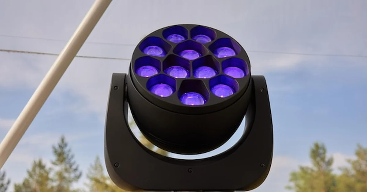 Kit 4 Moving Mini Beam 7R + Case: Potência e Efeitos Visuais Incríveis